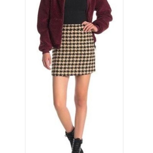 Elodie Houndstooth Mini Skirt Size Small - Picture 2 of 6